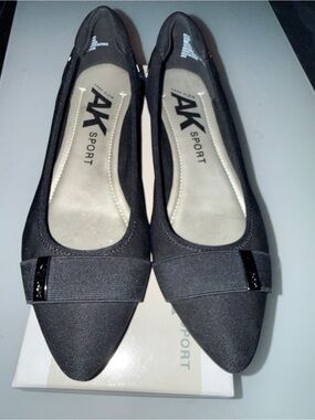 Anne Klein Sport Otavia Black Pointed-Toe Comfort Ballet Flats 8W